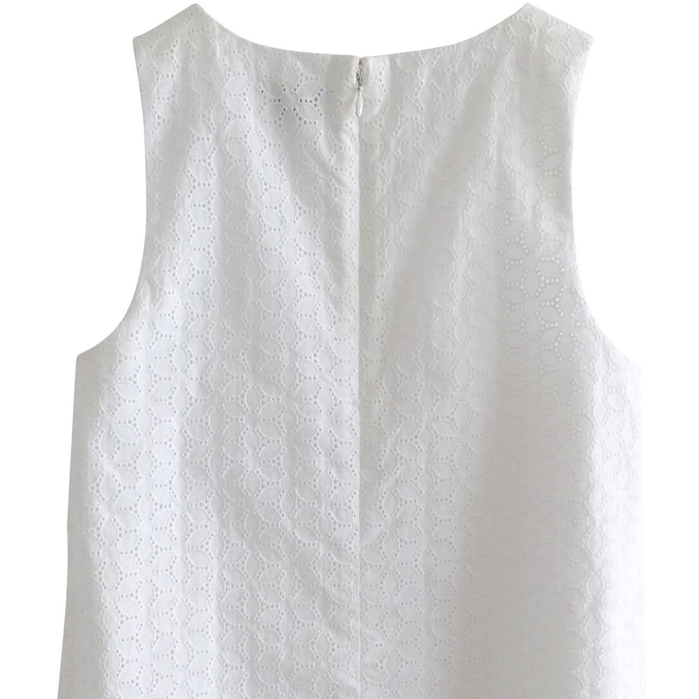 Theory Brand white eyelet top - size small - euc -